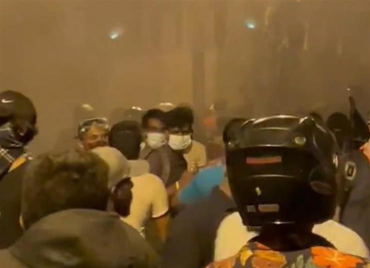 Angry protesters set fire to Sri Lanka PM's private house