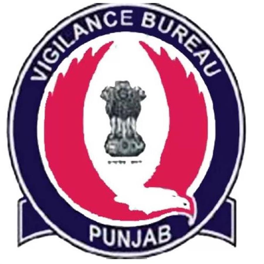 Vigilance Bureau nabs Constable while accepting bribe of Rs 10K; Sub Inspector, Journalist also booked