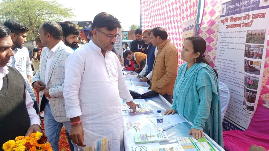 गांव लोहसिंघानी में मेडिकल कैंप का लाभ उठाया ग्रामीणों ने