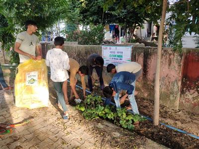 स्वच्छ भारत कार्यक्रम के तहत युवा मंडल ने चलाया प्लास्टिक रोकथाम अभियान