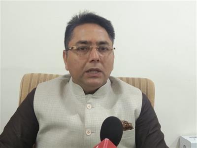 पंजाब के उद्योगों को बर्बाद करने के लिए बादल और कांग्रेस एक-दूसरे से बढ़कर जिम्मेदार-अमन अरोड़ा
