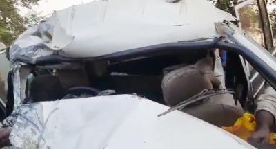 6 killed in road accident