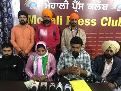 करोना मृतकों का ससकार कराने वाले पुलिस वालंटियर धक्के खाने के लिए मजबूर