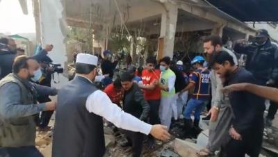 कराची में बैंक परिसर में विस्फोट में 12 लोगों की मौत