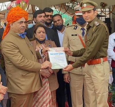  गुरुग्राम में गणतंत्र दिवस पर 9 पुलिसकर्मी, अन्य 3 लोग सम्मानित