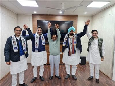 पूर्व मंत्री और दिग्गज कांग्रेसी नेता जगमोहन सिंह कंग 'आप' में शामिल