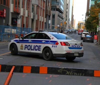  Ottawa 'completely out of control' after truckers outnumber police