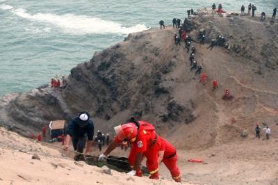 20 killed, 33 injured in bus accident in Peru