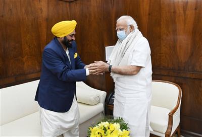 भगवंत मान ने प्रधानमंत्री से पंजाब के पुनरूद्धार के लिए एक लाख करोड़ का वित्तीय पैकेज माँगा