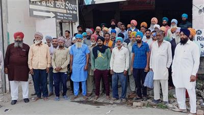 केंद्र सरकार के खिलाफ कंस्ट्रक्शन वर्कर्स यूनियन की नारेबाजी
