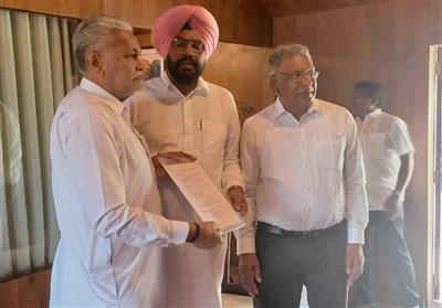Kuldeep Dhaliwal seeks Rs 500 crore from GOI for care of stray cattle