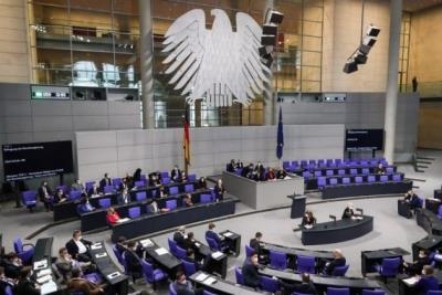 German Parliament approves delivery of heavy weapons to Ukraine