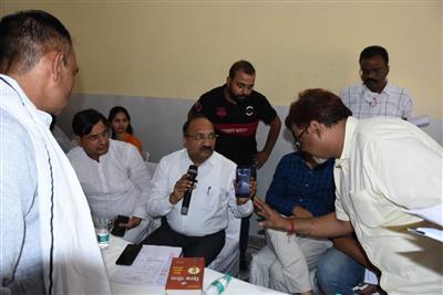विधायक सुधीर सिंगला ने वार्ड नंबर-31 में लगाया जनता दरबार, लोगों की समस्याएं सुनी और मौके पर अधिकारियों को निवारण के दिए आदेश