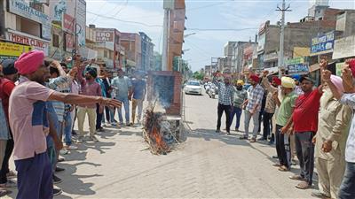  पॉवरकॉम के आउटसोर्स ठेका कर्मचारियों ने पूरे पंजाब में केंद्र और पंजाब सरकार के खिलाफ की रोष रैली