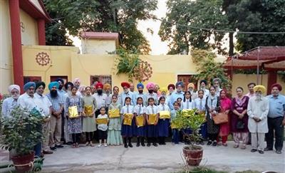 वरिष्ठ नागरिक परिषद ने मनाया बालिका दिवस कार्यक्रम