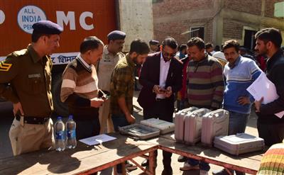 निर्वाचन क्षेत्रों को वी.वी.पैट मशीनें आवंटित की गई