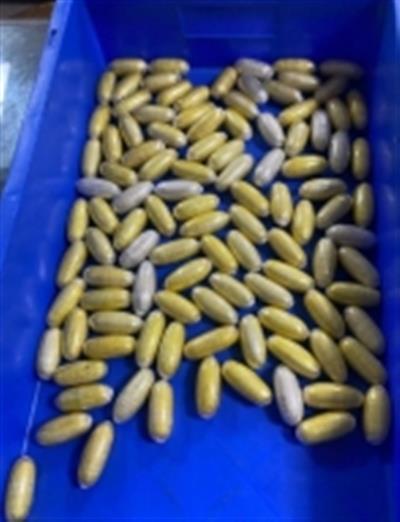  कोकीन के 82 कैप्सूल निगलने वाली महिला हवाईअड्डे पर पकड़ी 