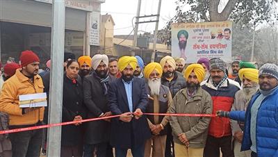 विधायक डॉ. चरणजीत सिंह ने 84 लाख रुपये की लागत वाली विशाल स्ट्रीट लाइट परियोजना का उद्घाटन किया