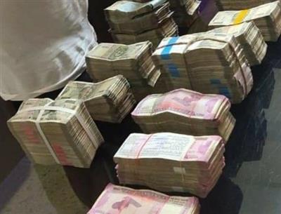 सीबीआई ने पूर्व अधिकारी से 17 किलो सोना, 1.5 करोड़ कैश किया बरामद