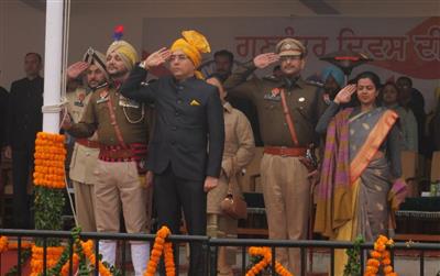 AMAN ARORA ANNOUNCES 5K EWS FLATS FOR MOHALI ON REPUBLIC DAY