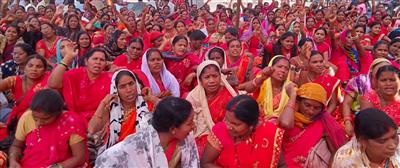 छत्तीसगढ़ की आंगनबाड़ी कार्यकर्ता और सहायिकाएं 18 दिनों से हड़ताल पर