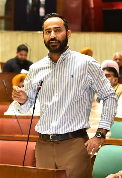 No government official shall leave headquarters without permission of competent authority : Meet Hayer