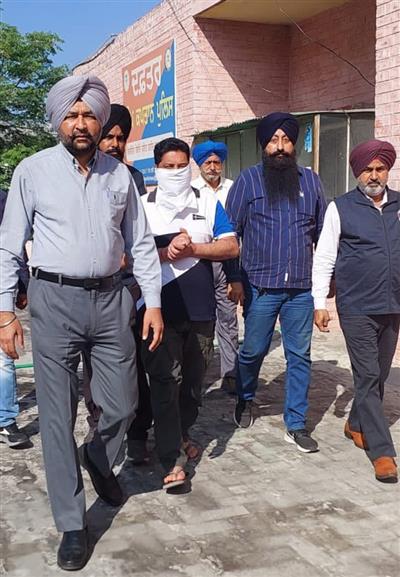 VIGILANCE BUREAU ARRESTS PATWARI FOR TAKING BRIBE RS 24,000
