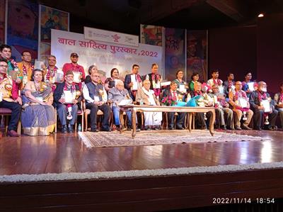 बाल साहित्य : कुछ मन की बातें : प्रकाश मनु