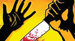 चरित्र पर संदेह को लेकर बेटेे ने कुल्हाड़ी से की मां की हत्या