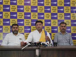 परिवार जोड़ो अभियान के तहत 10 लाख से ज्यादा परिवारों तक पहुंचे आप कार्यकर्ता : डॉ. अशोक तंवर
