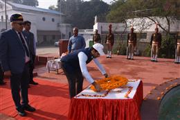   विजय दिवस पर शहीदों को दी गई भावभीनी श्रद्धांजलि