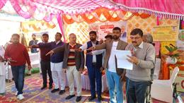 विकसित भारत संकल्प यात्रा में योजनाओं का लाभ लेने के लिए लाभार्थियों में दिख रहा उत्साह
