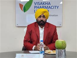 CM sets wheel in motion for setting up a big pharmaceutical city in the state