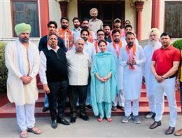 एमपी  प्रणीत कौर ने यूथ कांग्रेस अध्यक्ष चौधरी अमनदीप सिंह का बीजेपी में स्वागत किया