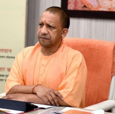 यूपी सरकार का दावा : 46 जिलों में 215 उद्योग लगे, 1,32,951 लोगों को रोजगार