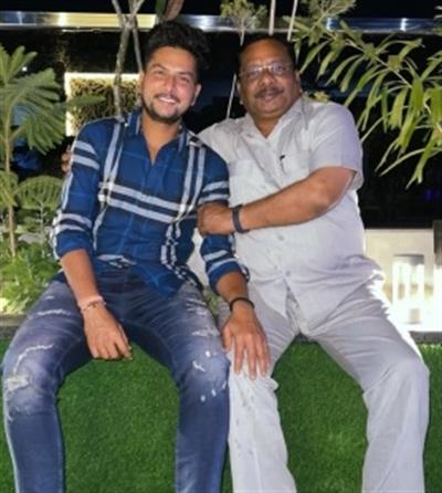क्रिकेटरों ने फादर्स डे पर अपने-अपने पिता को दी शुभमकामनाएं