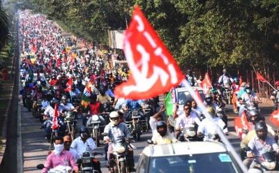  Employees intensify stir against Vizag Steel Plant privatisation