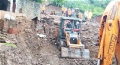 7 of a family including 4 kids die as house collapses due to rain
